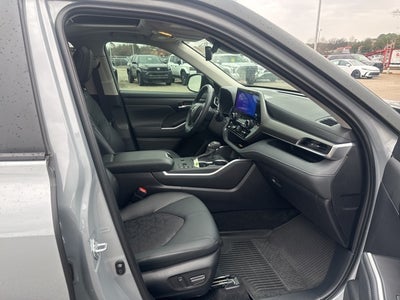 2025 Toyota Highlander Hybrid XLE