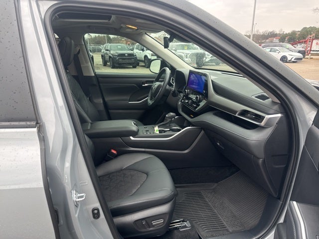 2025 Toyota Highlander Hybrid XLE