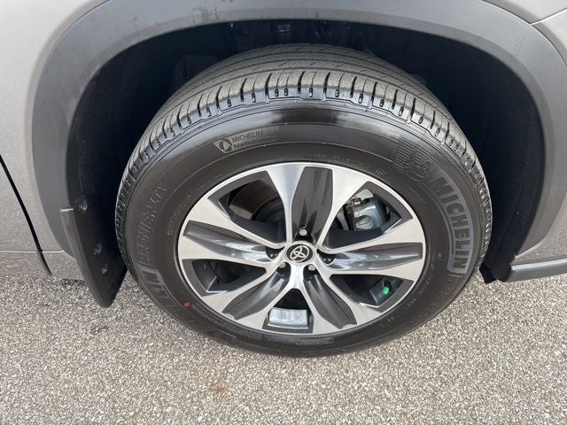 2025 Toyota Highlander XLE