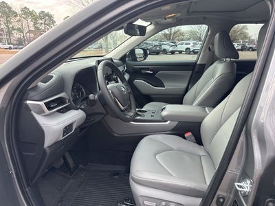 2025 Toyota Highlander XLE