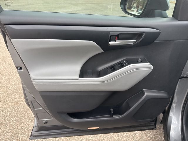 2025 Toyota Highlander XLE