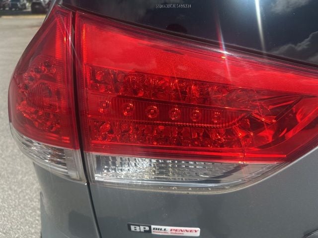 2014 Toyota Sienna LE 8 Passenger