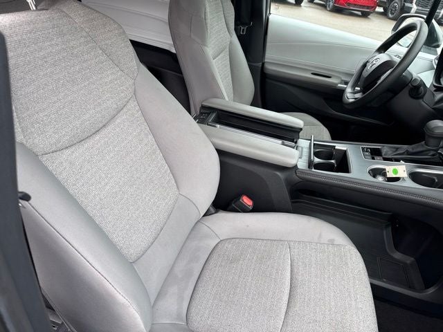 2026 Toyota Sienna LE 8 Passenger