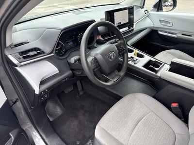 2026 Toyota Sienna LE 8 Passenger