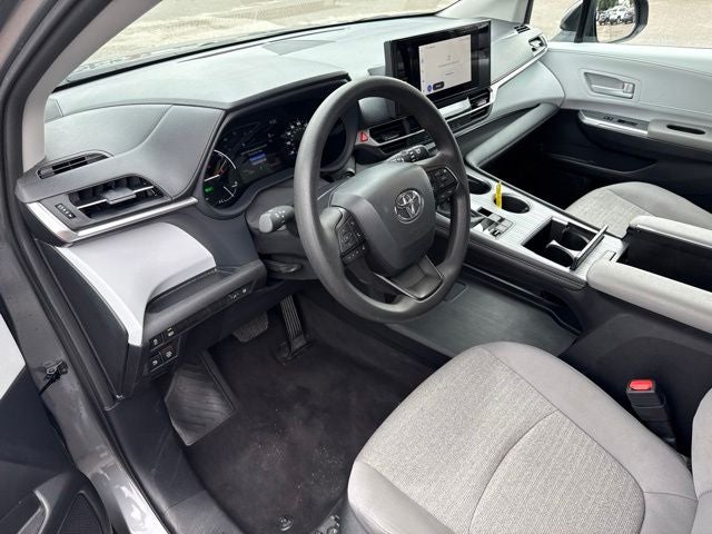 2026 Toyota Sienna LE 8 Passenger