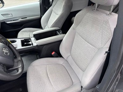 2026 Toyota Sienna LE 8 Passenger