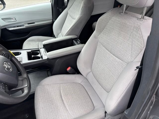 2026 Toyota Sienna LE 8 Passenger