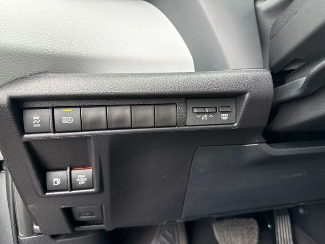 2026 Toyota Sienna LE 8 Passenger