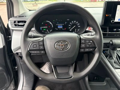 2026 Toyota Sienna LE 8 Passenger
