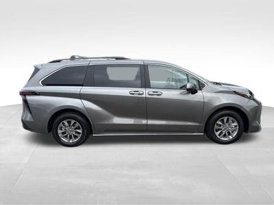 2026 Toyota Sienna LE 8 Passenger