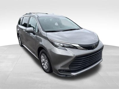2026 Toyota Sienna LE 8 Passenger