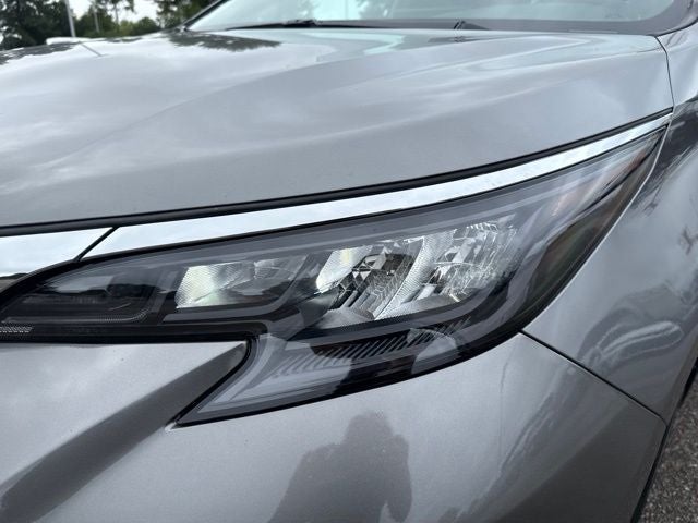 2026 Toyota Sienna LE 8 Passenger