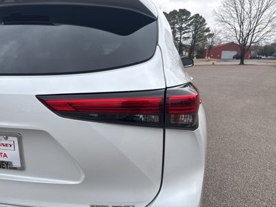 2022 Toyota Highlander XSE