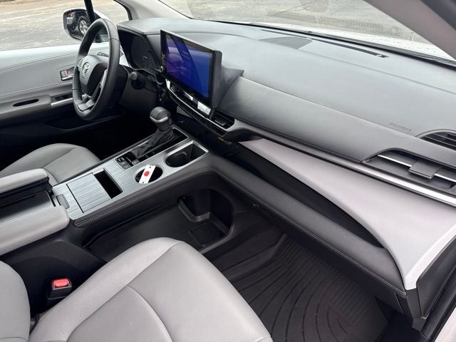 2025 Toyota Sienna XLE 7 Passenger