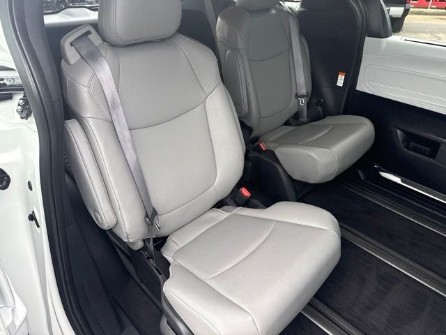 2025 Toyota Sienna XLE 7 Passenger