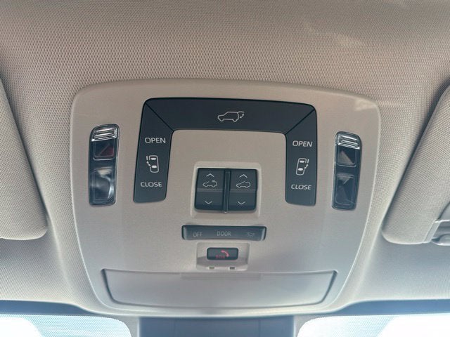 2023 Toyota Sienna XLE 7 Passenger