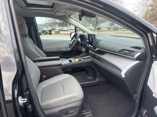 2025 Toyota Sienna XLE