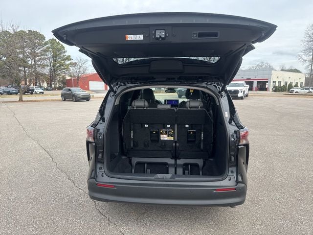 2025 Toyota Sienna XLE