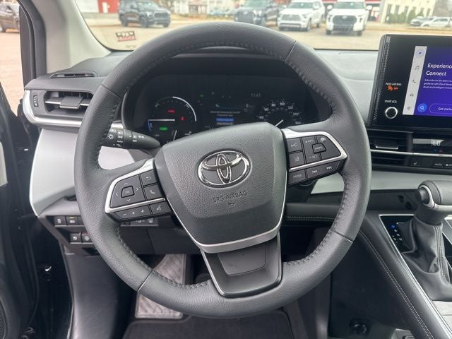 2025 Toyota Sienna XLE