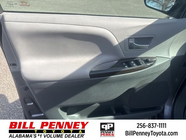 2020 Toyota Sienna XLE 8 Passenger