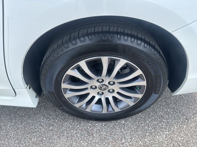 2020 Toyota Sienna Limited Premium 7 Passenger
