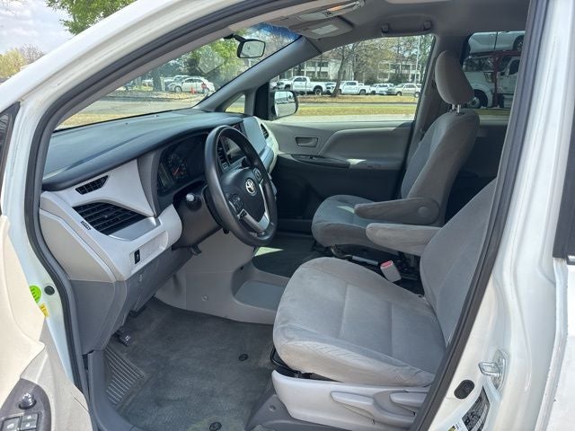 2015 Toyota Sienna L 7 Passenger