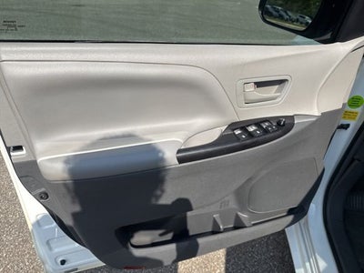 2015 Toyota Sienna L 7 Passenger