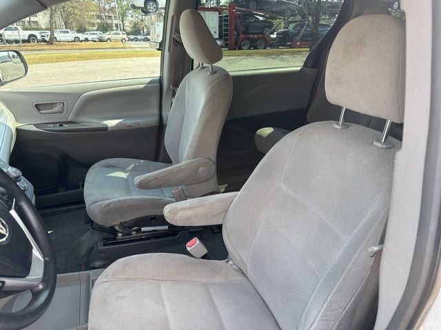 2015 Toyota Sienna L 7 Passenger