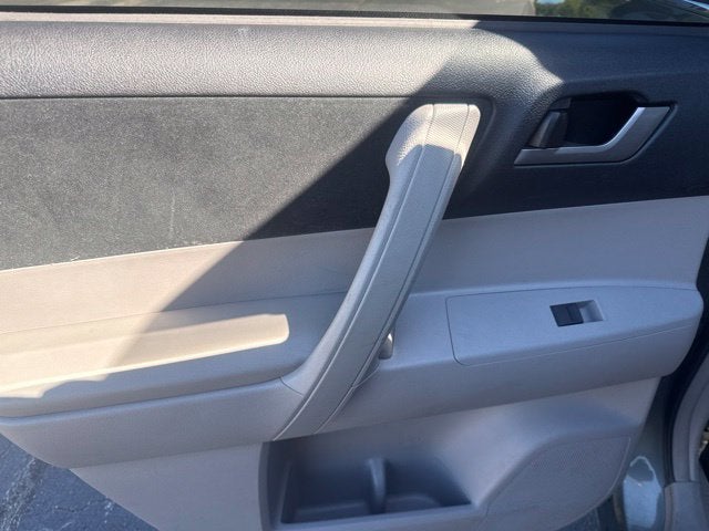 2012 Toyota Highlander Base