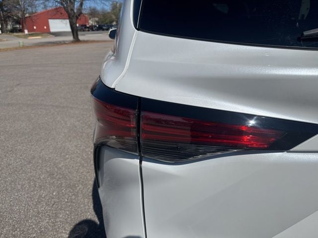 2025 Toyota Sienna Limited 7 Passenger