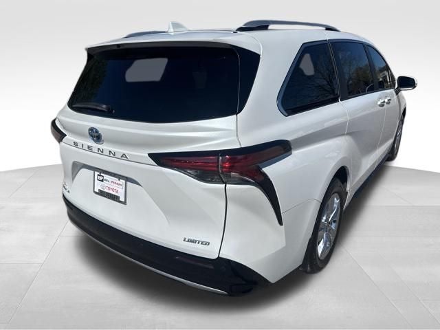 2025 Toyota Sienna Limited 7 Passenger