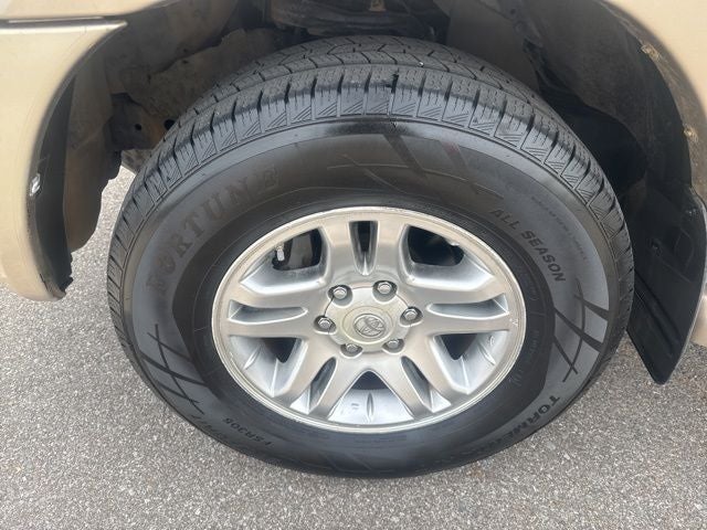 2005 Toyota Sequoia SR5