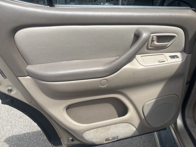 2005 Toyota Sequoia SR5