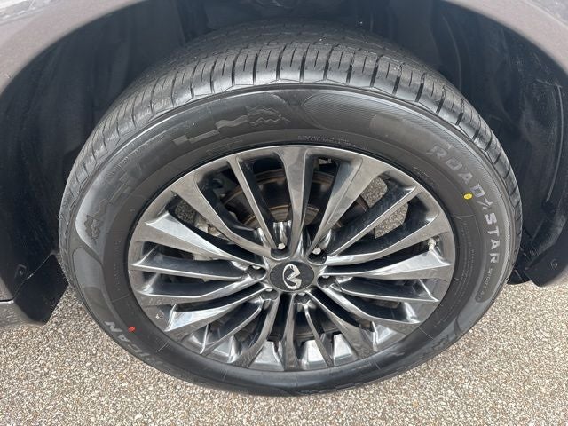 2023 INFINITI QX80 Premium Select