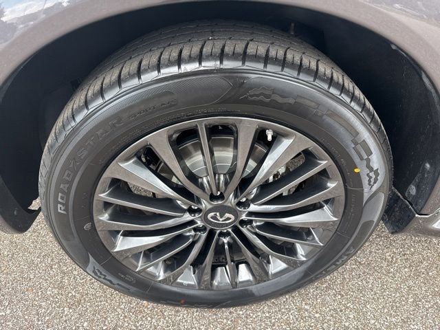 2023 INFINITI QX80 Premium Select