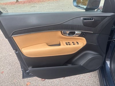 2022 Volvo XC90 T6 Inscription