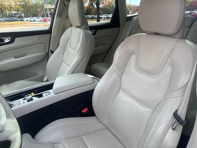 2023 Volvo XC60 Recharge Plug-In Hybrid Ultimate