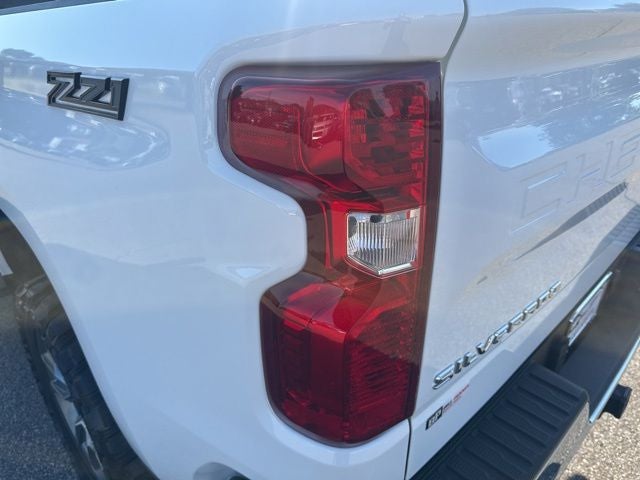 2025 Chevrolet Silverado 1500 LT LT1