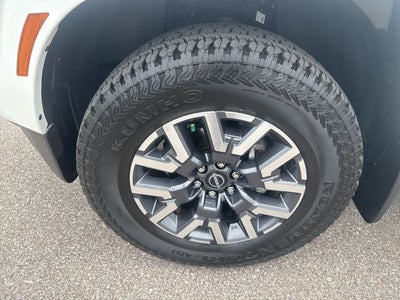 2024 Nissan Frontier SL