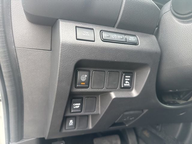 2024 Nissan Frontier SL