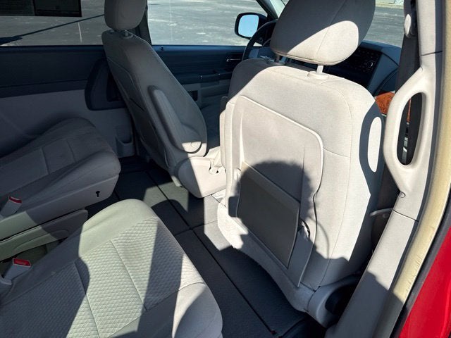 2008 Chrysler Town & Country LX