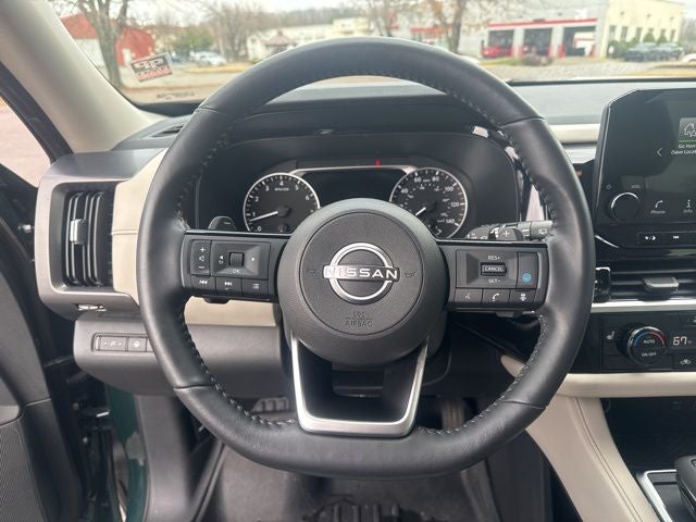 2022 Nissan Pathfinder SL