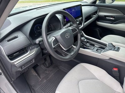 2025 Toyota Grand Highlander LE
