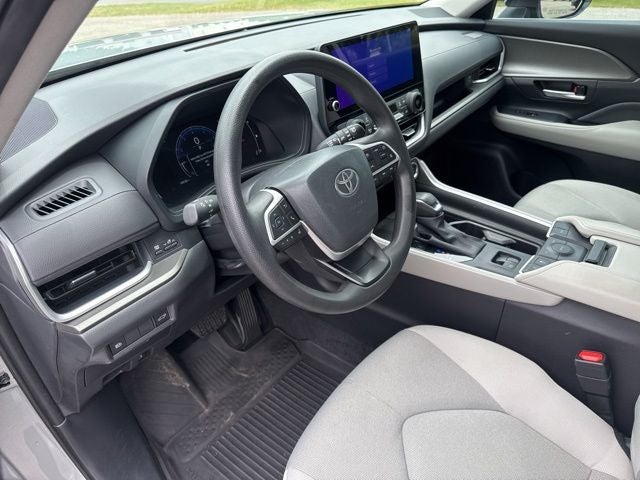 2025 Toyota Grand Highlander LE