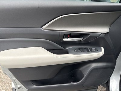 2025 Toyota Grand Highlander LE
