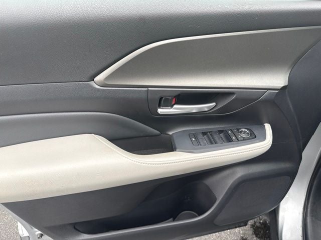 2025 Toyota Grand Highlander LE