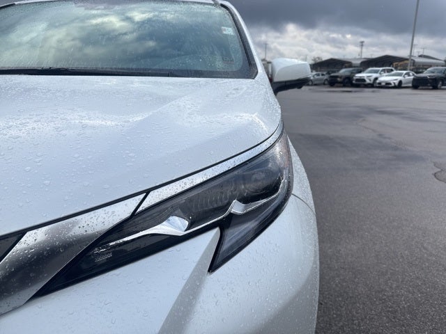2025 Toyota Sienna Platinum 7 Passenger