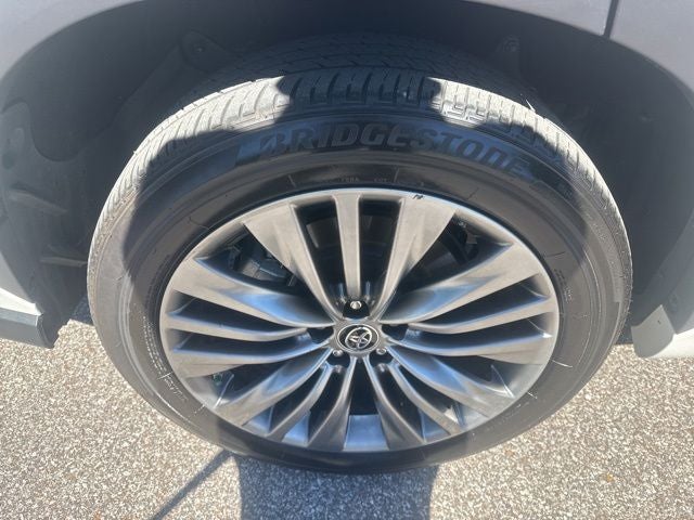 2021 Toyota Highlander Hybrid Platinum