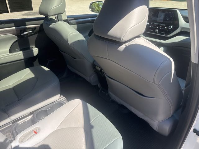 2021 Toyota Highlander Hybrid Platinum