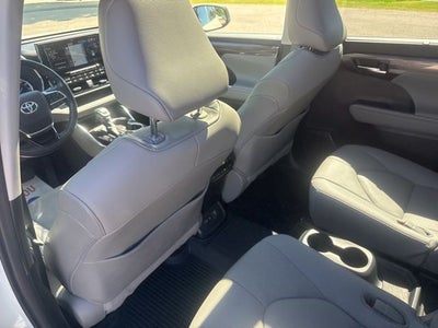 2021 Toyota Highlander Hybrid Platinum
